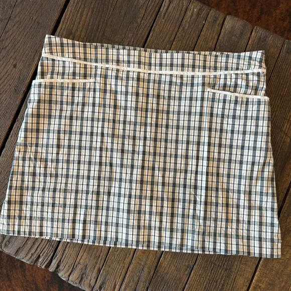 IZOD GOLF Skort Skirt Shorts Cream, Beige & Black Plaid Womens Size 16 - Picture 1 of 13